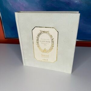 Ladurée Sucré The Recipes Book French Macaron Sweet Desserts Blue Green Paris